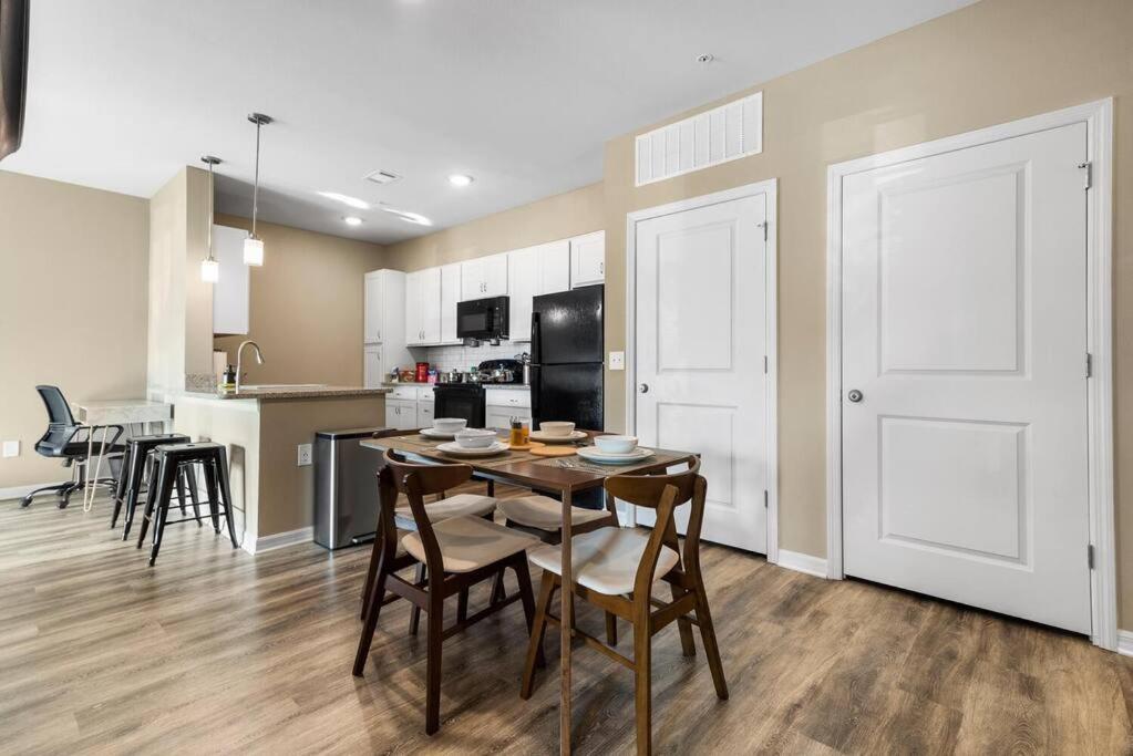 Elegant 1Br/1Ba Condo With Pool, Gym And Laundry Melbourne Exteriér fotografie
