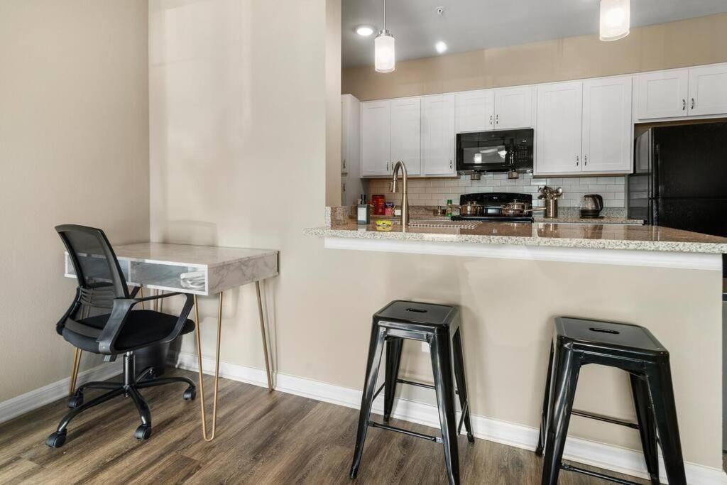 Elegant 1Br/1Ba Condo With Pool, Gym And Laundry Melbourne Exteriér fotografie